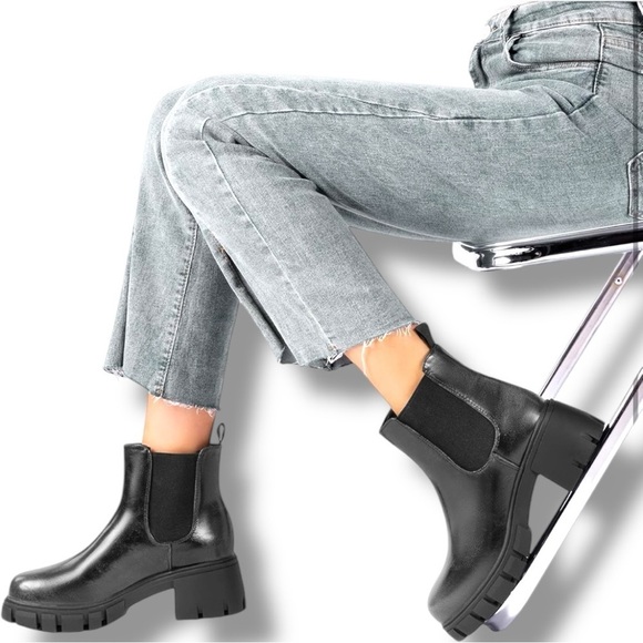 Amazon Shoes - Elegant Black With Silver Leather Chunky Platform Heel Pull On Ankle Booties